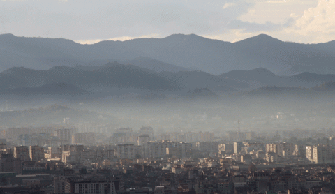 2269 vdekje nga ndotja e ajrit ne 2019: Shqiperia nivelet me te uleta ne Rajon